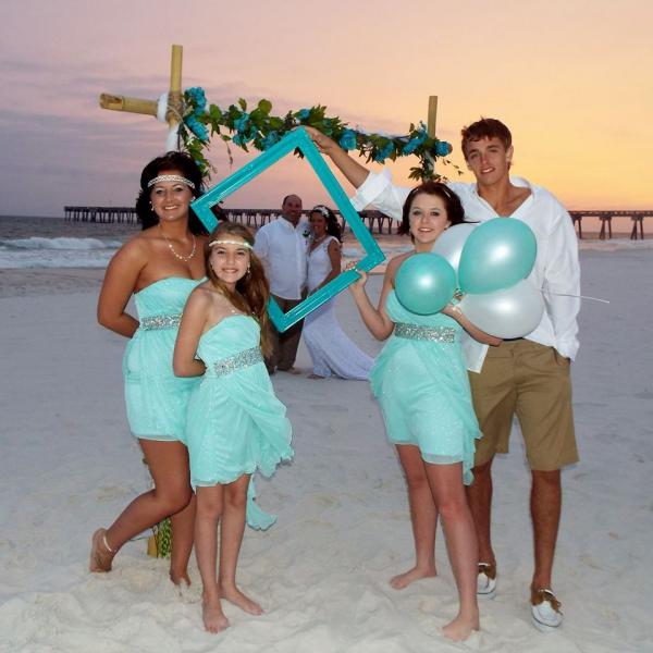 What a unique way to include the whole family in the wedding photograph.